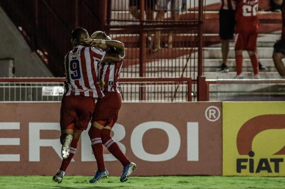 Kieza retorna ao time titular do Nutico em sua terceira passagem marcando gols na goleada do Timbu diante do Deciso Bonito, pela 3 rodada do Campeonato Pernambucano