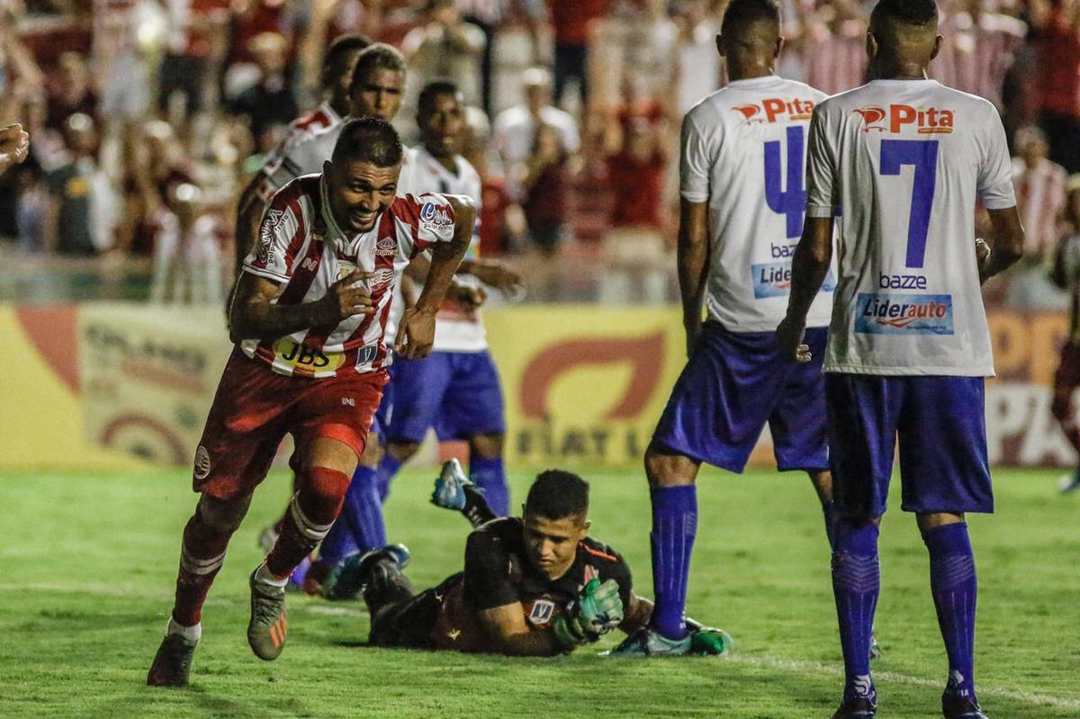 Kieza retorna ao time titular do Nutico em sua terceira passagem marcando gols na goleada do Timbu diante do Deciso Bonito, pela 3 rodada do Campeonato Pernambucano