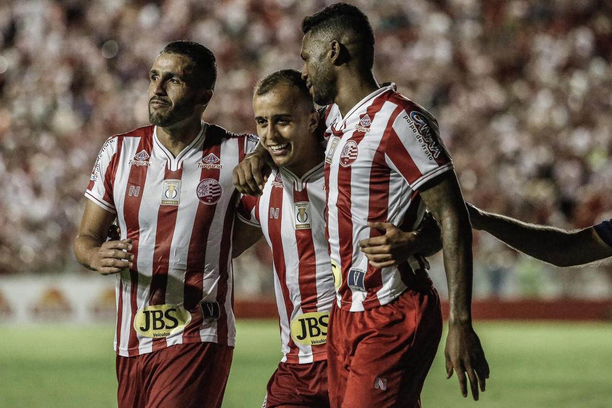 Kieza retorna ao time titular do Nutico em sua terceira passagem marcando gols na goleada do Timbu diante do Deciso Bonito, pela 3 rodada do Campeonato Pernambucano