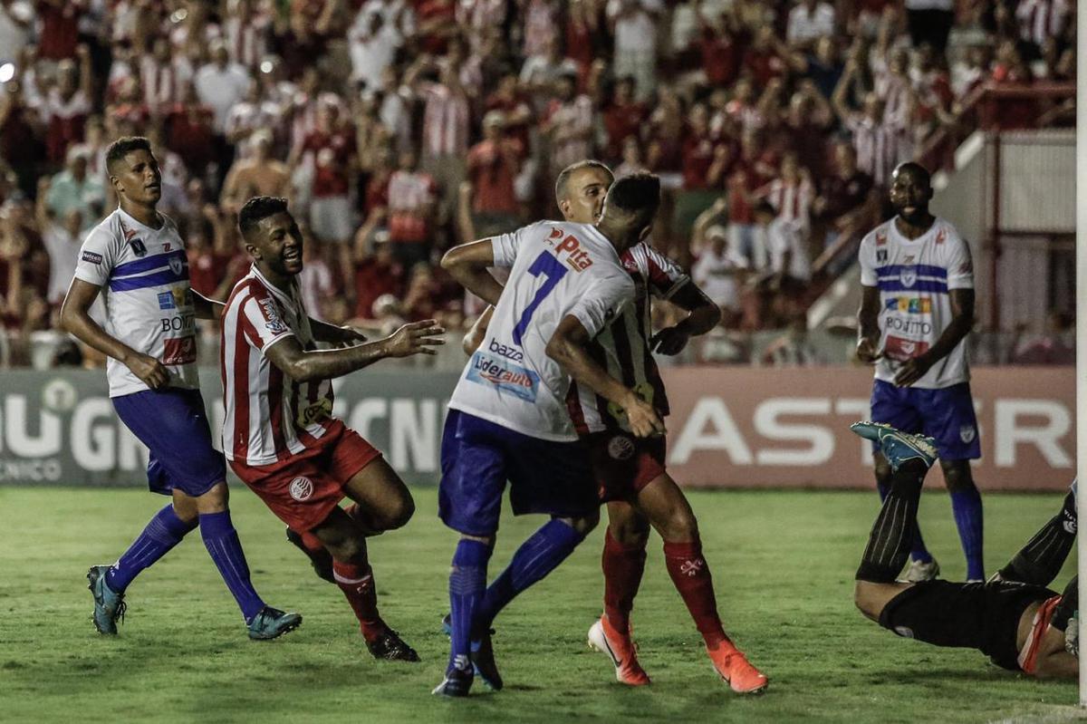 Kieza retorna ao time titular do Nutico em sua terceira passagem marcando gols na goleada do Timbu diante do Deciso Bonito, pela 3 rodada do Campeonato Pernambucano