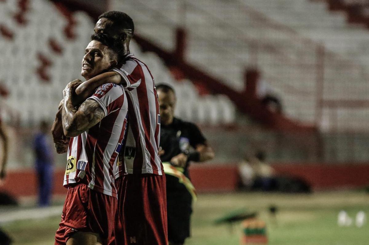 Kieza retorna ao time titular do Nutico em sua terceira passagem marcando gols na goleada do Timbu diante do Deciso Bonito, pela 3 rodada do Campeonato Pernambucano