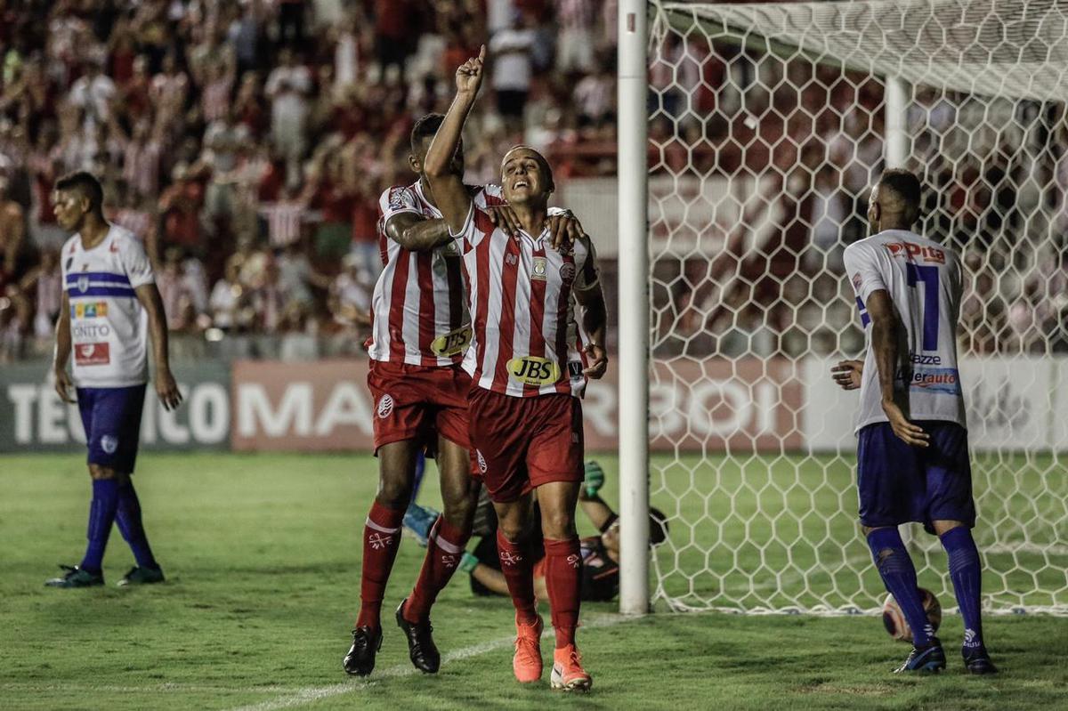 Kieza retorna ao time titular do Nutico em sua terceira passagem marcando gols na goleada do Timbu diante do Deciso Bonito, pela 3 rodada do Campeonato Pernambucano
