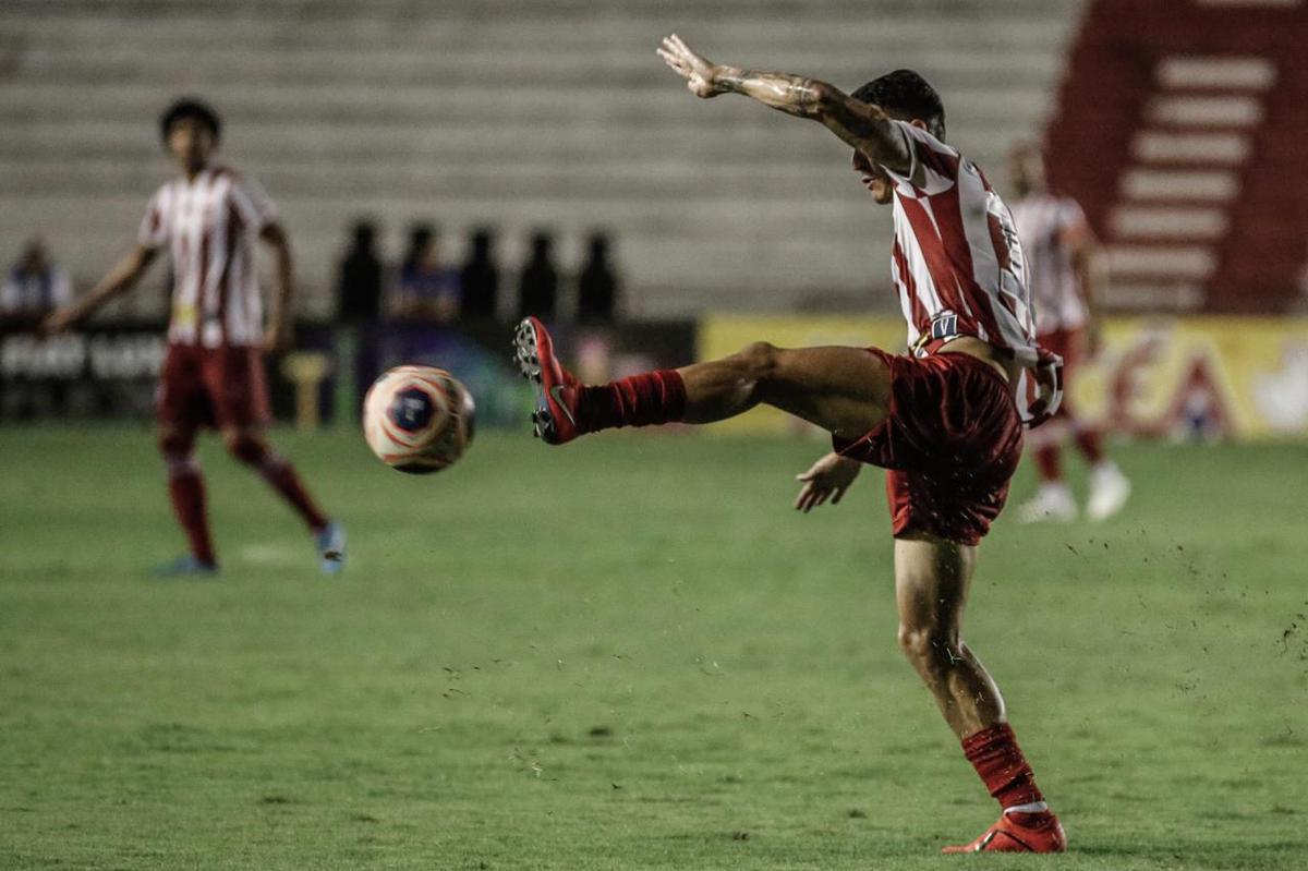 Kieza retorna ao time titular do Nutico em sua terceira passagem marcando gols na goleada do Timbu diante do Deciso Bonito, pela 3 rodada do Campeonato Pernambucano
