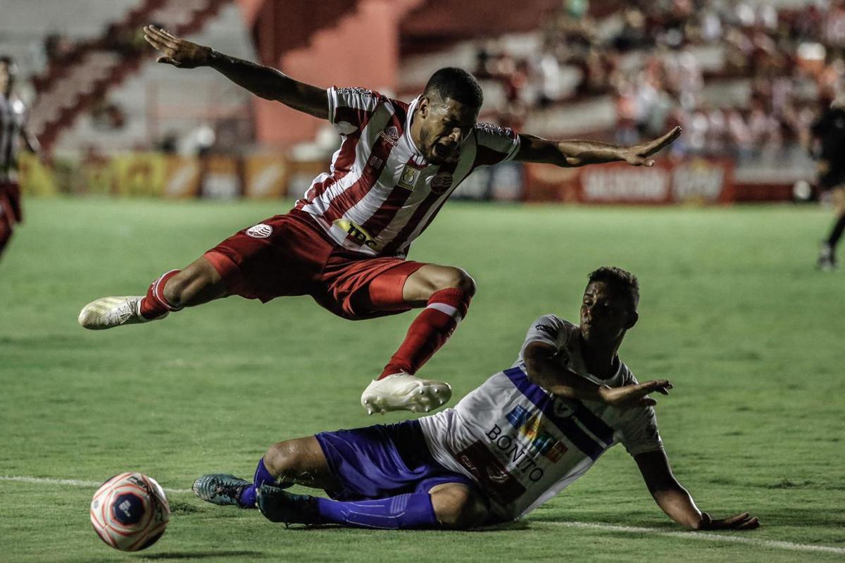 Kieza retorna ao time titular do Nutico em sua terceira passagem marcando gols na goleada do Timbu diante do Deciso Bonito, pela 3 rodada do Campeonato Pernambucano