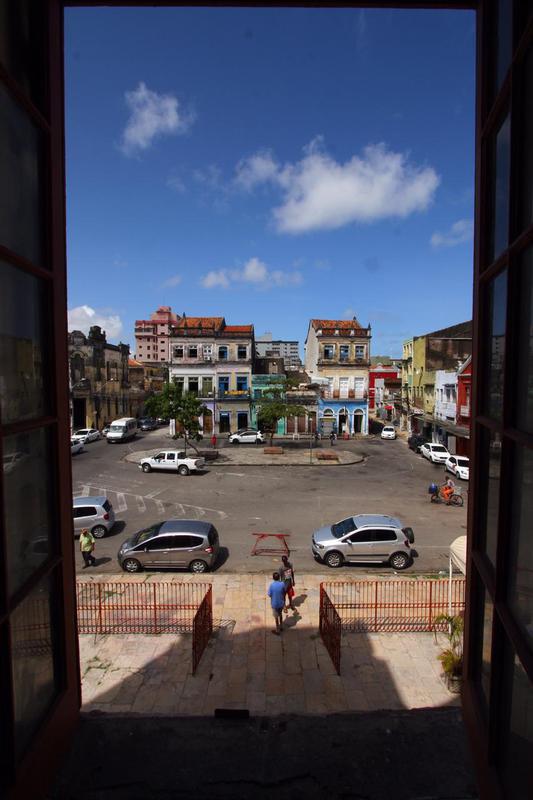 Confira a situao do Ptio de Santa Cruz, um dia aps o episdio de violncia que interrompeu a comemorao de 106 anos de fundao do Tricolor