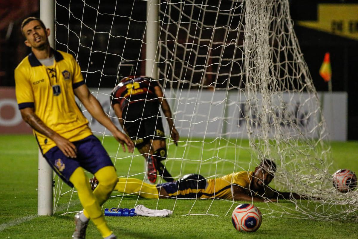 O Sport recebeu o Retr FC em jogo adiantado da 5 rodada do Campeonato Pernambucano. A partida marcou a estreia da Ilha do Retiro na temporada 2020