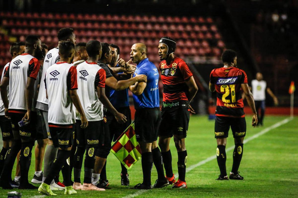 O Sport recebeu o Retr FC em jogo adiantado da 5 rodada do Campeonato Pernambucano. A partida marcou a estreia da Ilha do Retiro na temporada 2020