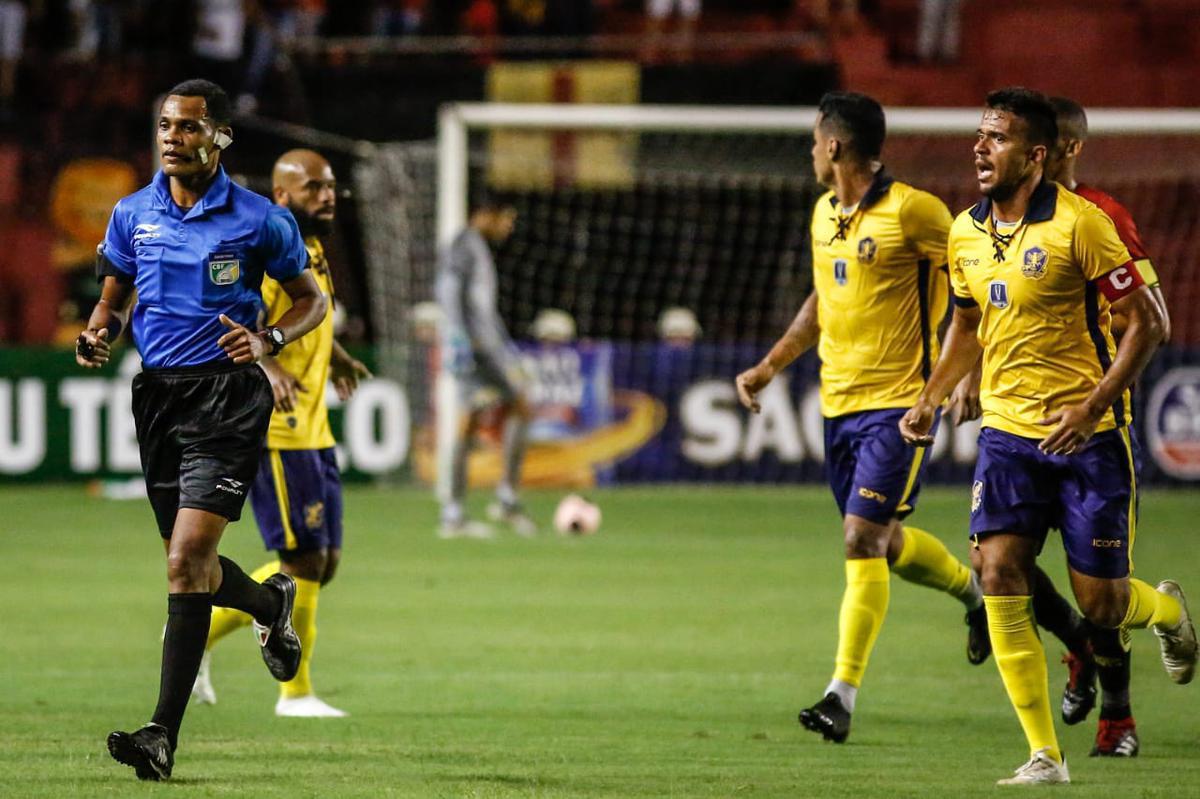 O Sport recebeu o Retr FC em jogo adiantado da 5 rodada do Campeonato Pernambucano. A partida marcou a estreia da Ilha do Retiro na temporada 2020