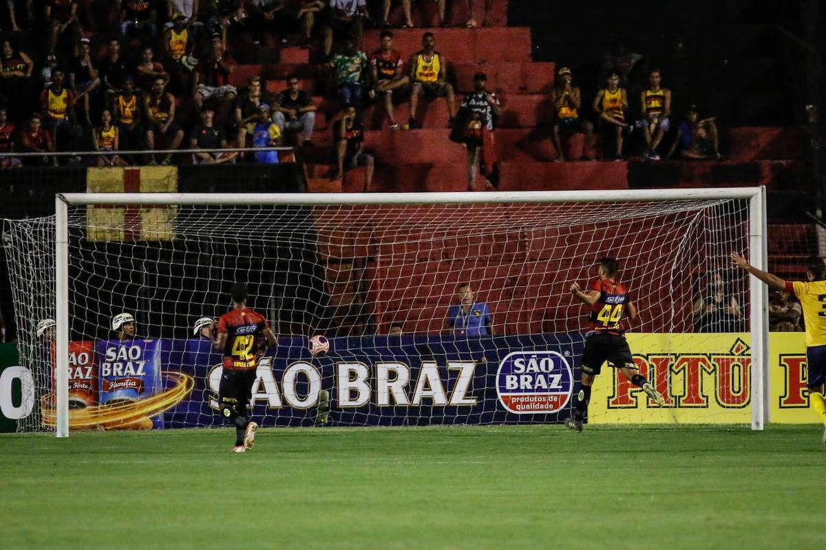 O Sport recebeu o Retr FC em jogo adiantado da 5 rodada do Campeonato Pernambucano. A partida marcou a estreia da Ilha do Retiro na temporada 2020