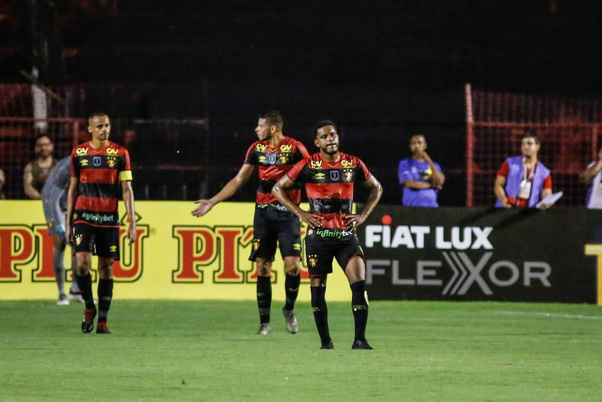 O Sport recebeu o Retr FC em jogo adiantado da 5 rodada do Campeonato Pernambucano. A partida marcou a estreia da Ilha do Retiro na temporada 2020