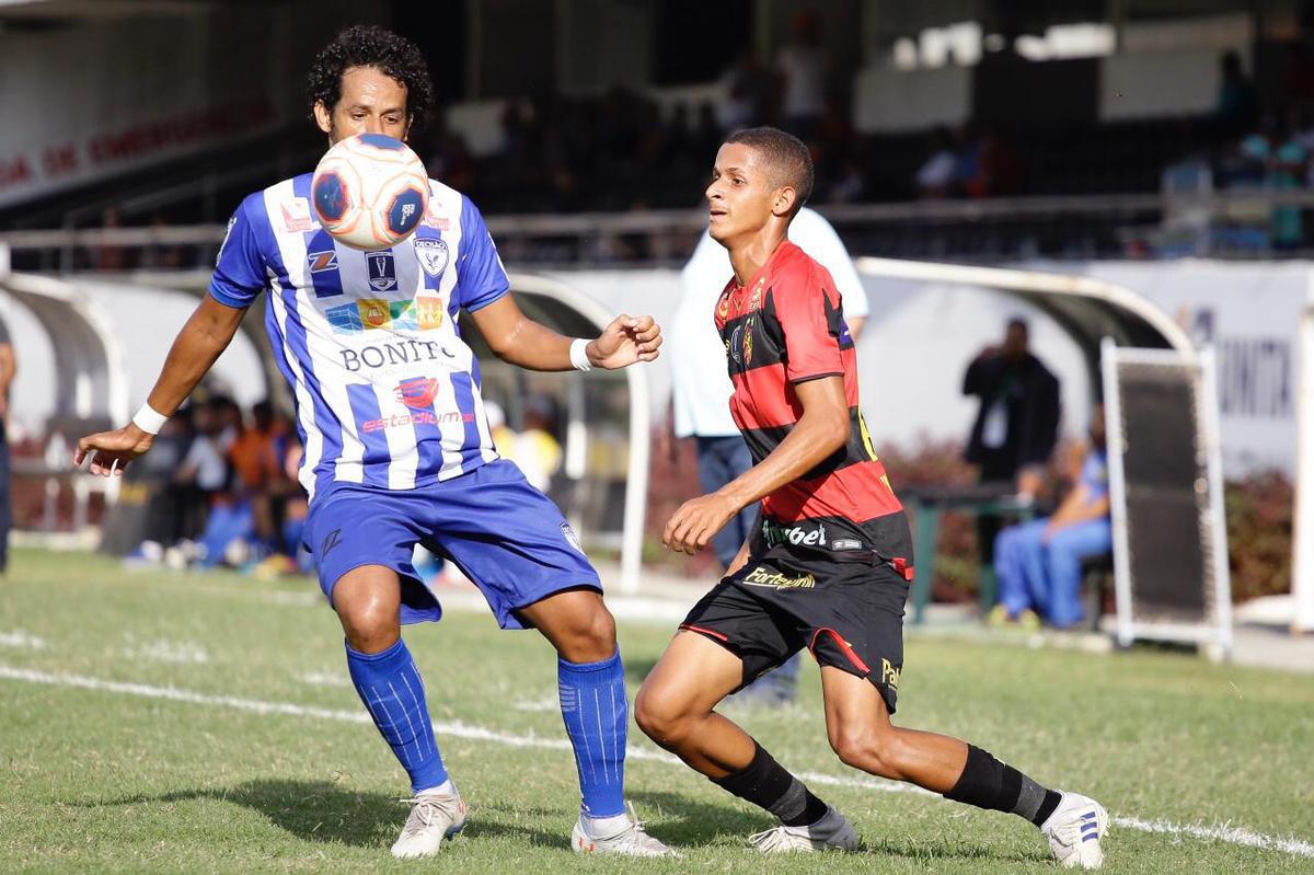 Leo foi at Caruaru com time alternativa para duelo contra a equipe de Bonito