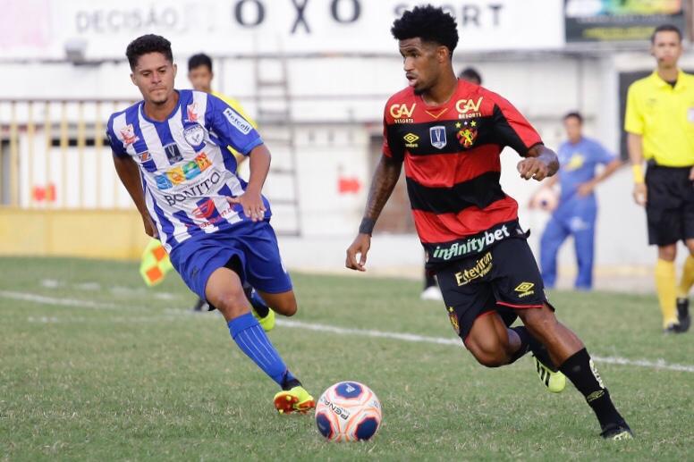 Leo foi at Caruaru com time alternativa para duelo contra a equipe de Bonito