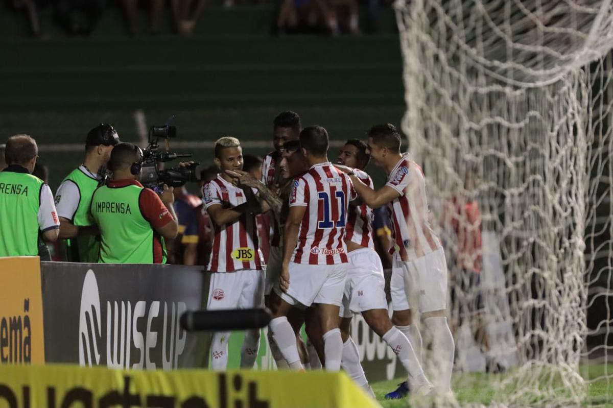 Timbu venceu a equipe paranaense fora de casa com gols de Jean Carlos e Matheus Carvalho