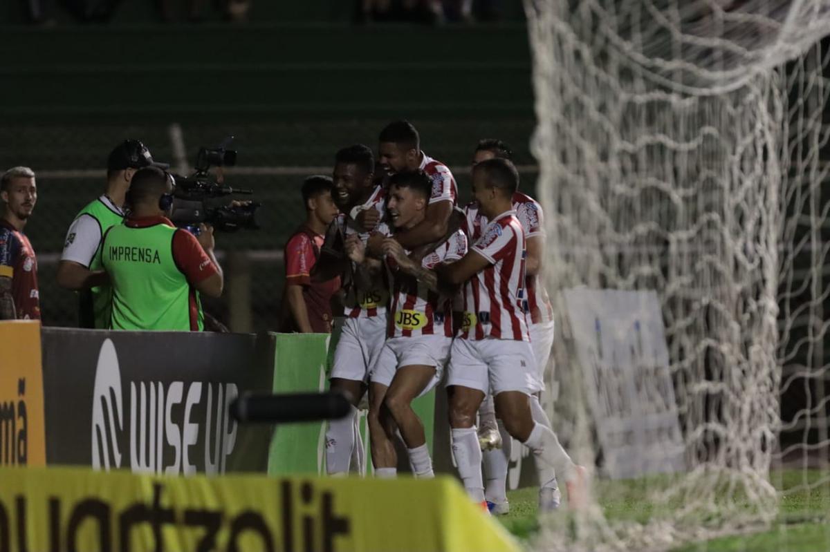 Timbu venceu a equipe paranaense fora de casa com gols de Jean Carlos e Matheus Carvalho