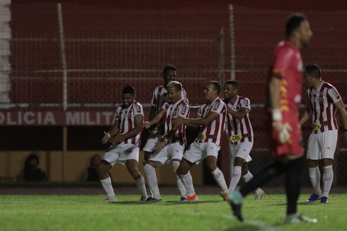 Timbu venceu a equipe paranaense fora de casa com gols de Jean Carlos e Matheus Carvalho