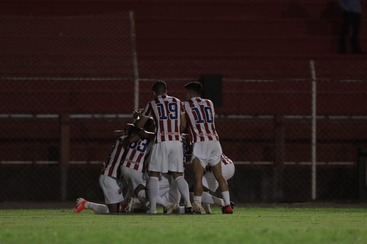 Timbu venceu a equipe paranaense fora de casa com gols de Jean Carlos e Matheus Carvalho