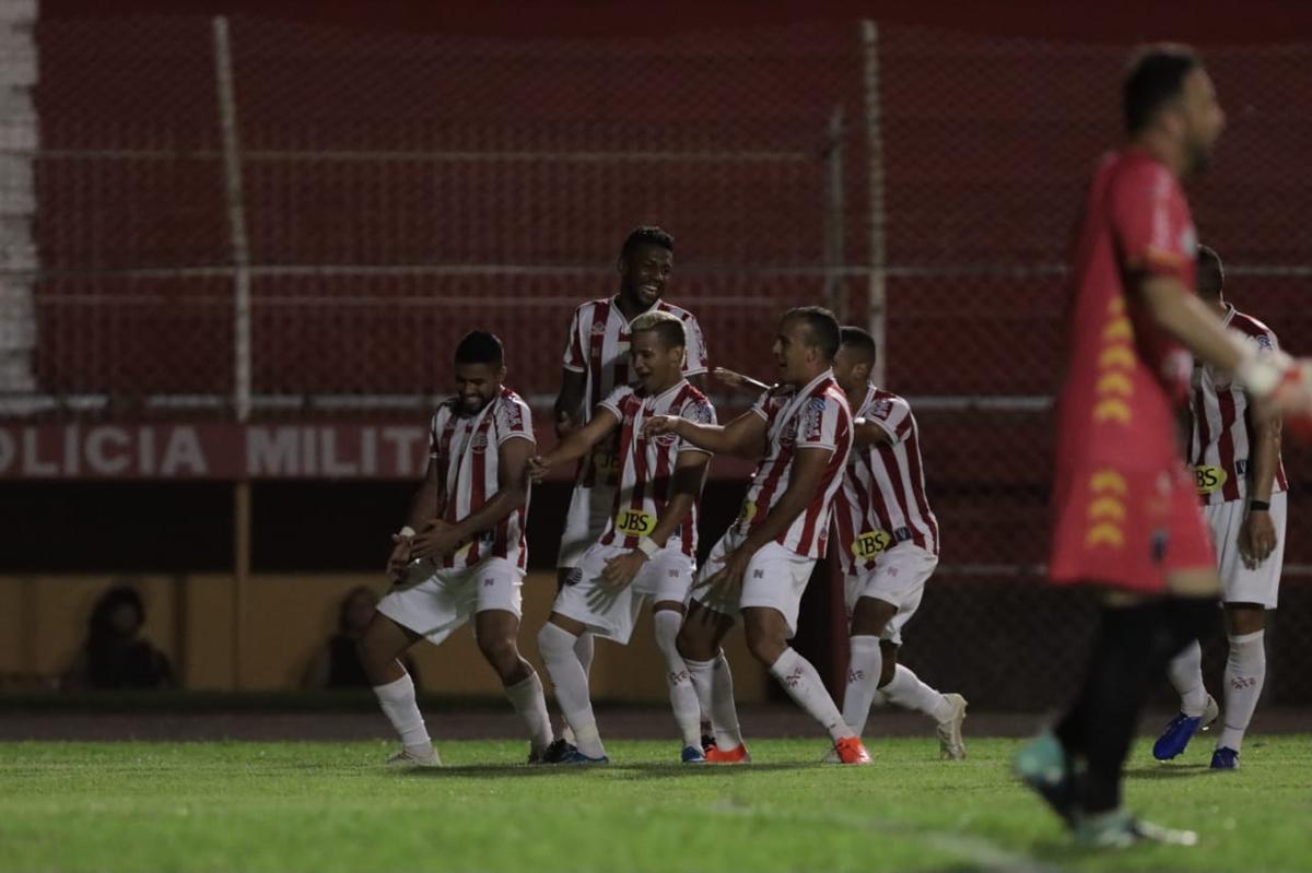 Timbu venceu a equipe paranaense fora de casa com gols de Jean Carlos e Matheus Carvalho