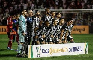 Nos Aflitos, Nutico e Botafogo se enfrentaram pela 2 fase da Copa do Brasil. Alm da classificao, o triunfo valeu uma premiao de R$ 1,5 milho.