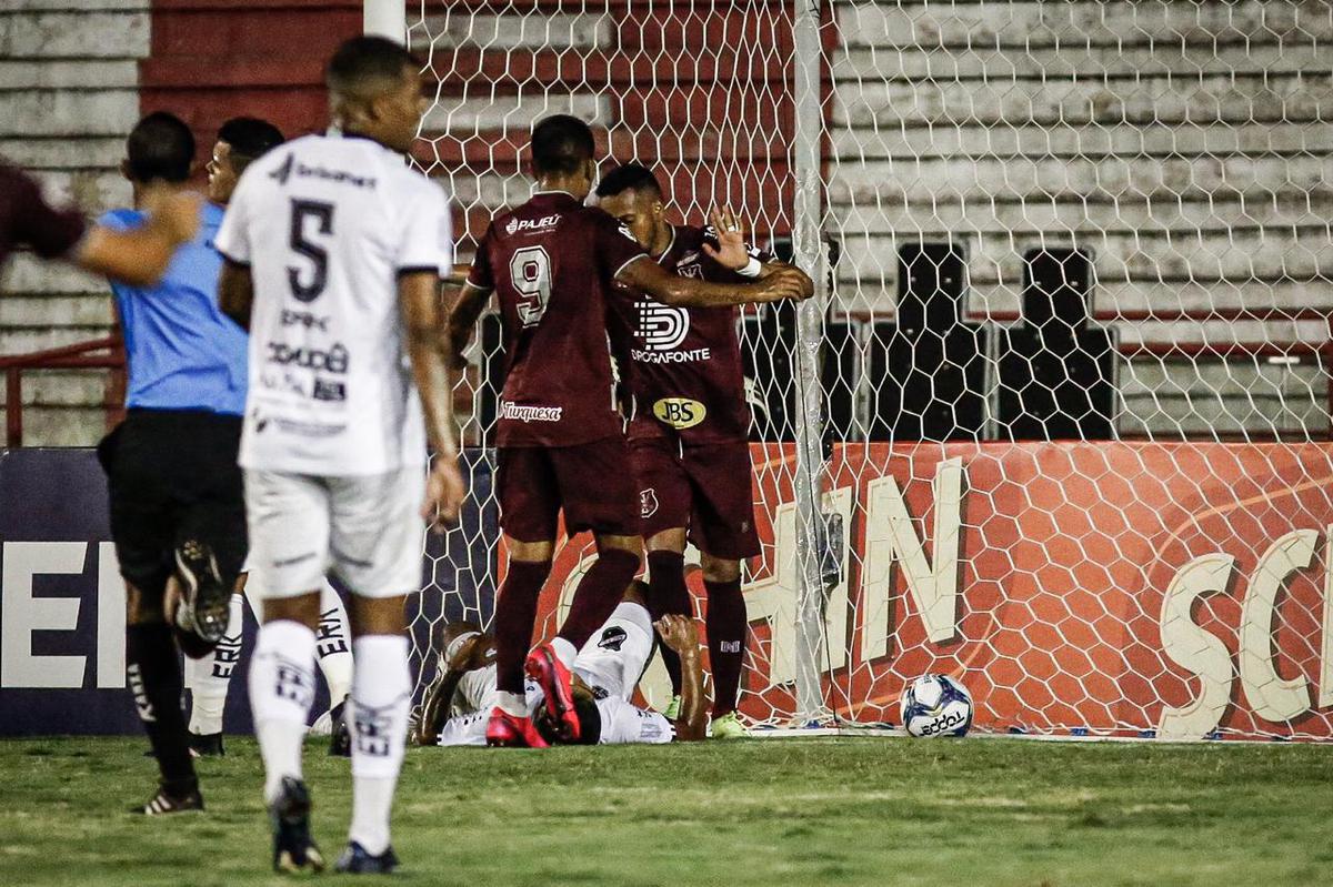 Em jogo vlido pela 5 rodada da Copa do Nordeste, o Nutico recebeu o ABC, nos Aflitos, buscando encaminhar a classificao para a segunda fase do torneio regional