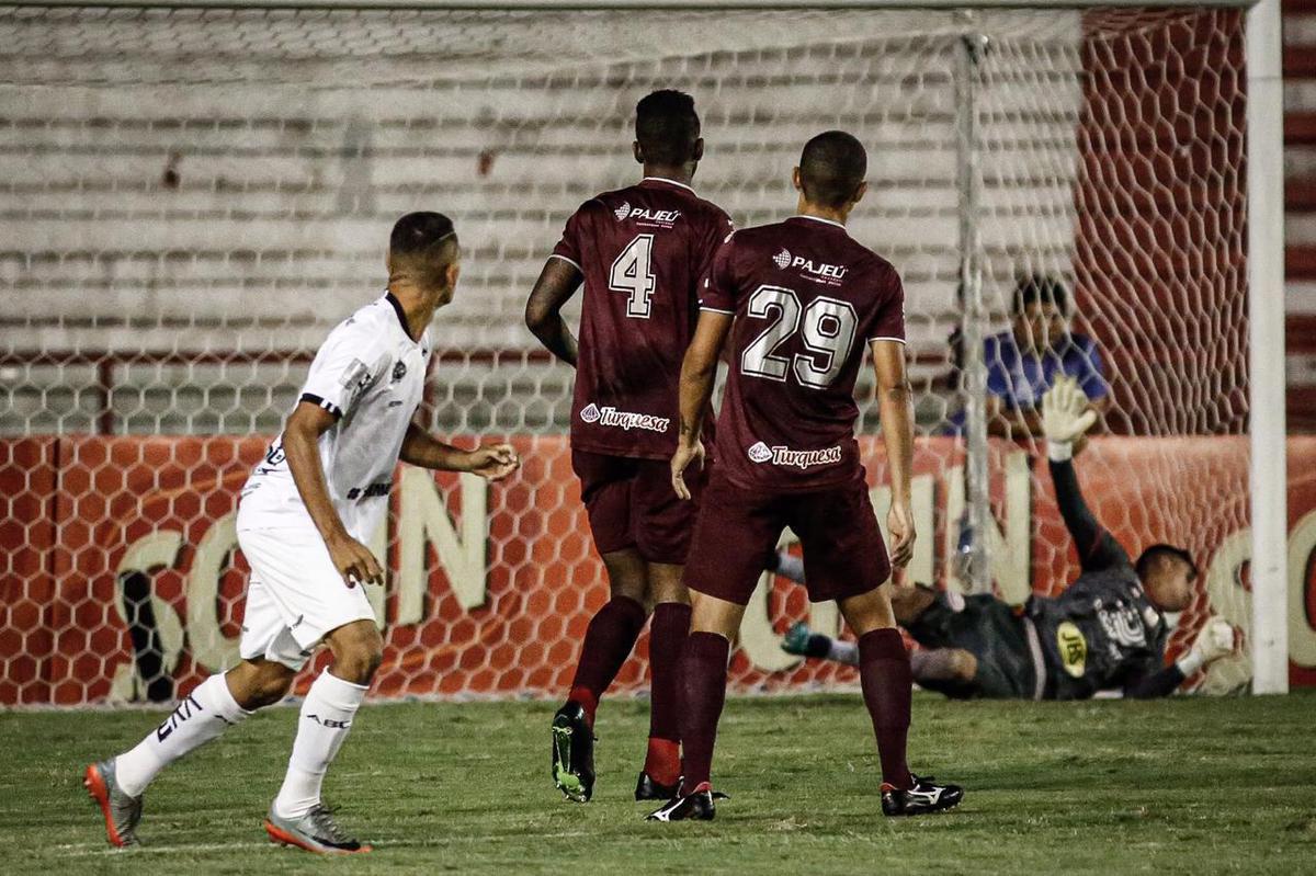 Em jogo vlido pela 5 rodada da Copa do Nordeste, o Nutico recebeu o ABC, nos Aflitos, buscando encaminhar a classificao para a segunda fase do torneio regional