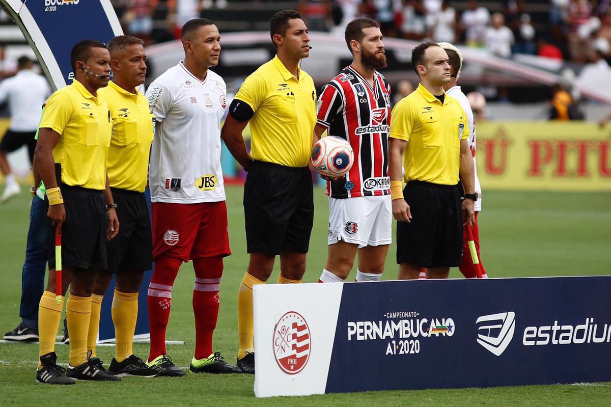 Equipes se enfrentaram pela stima rodada do Campeonato Pernambucano no estdio do Arruda 