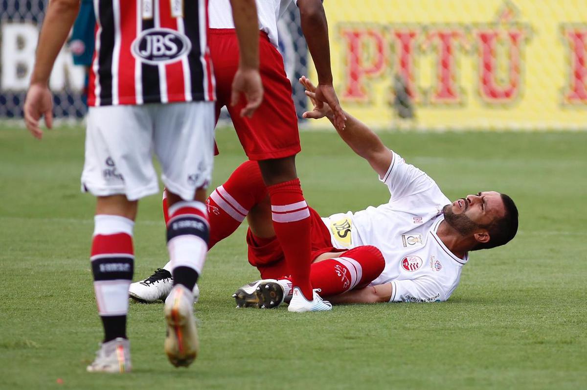 Equipes se enfrentaram pela stima rodada do Campeonato Pernambucano no estdio do Arruda 