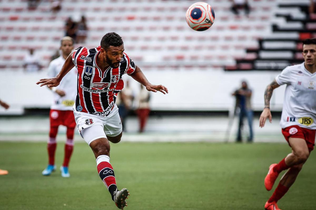 Equipes se enfrentaram pela stima rodada do Campeonato Pernambucano no estdio do Arruda 