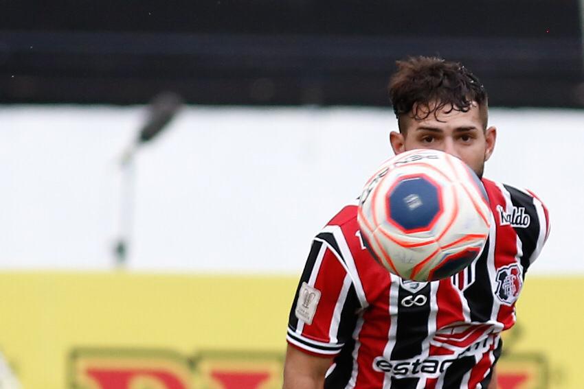 Equipes se enfrentaram pela stima rodada do Campeonato Pernambucano no estdio do Arruda 