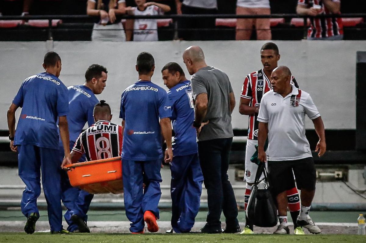 Equipes se enfrentaram pela stima rodada do Campeonato Pernambucano no estdio do Arruda