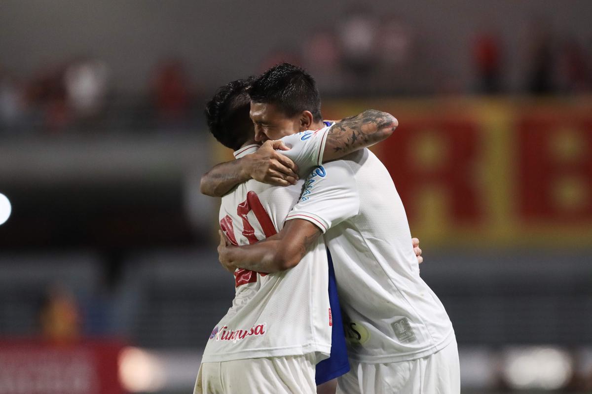 Luanderson abriu o placar pala o Nutico ainda no primeiro tempo do jogo, no Rei Pel. O CRB virou, fez 2 a 1, mas o Nutico buscou o resultado com gols de Jorge Henrique e Jean Carlos, que marcou o terceiro de falta j nos acrscimos.