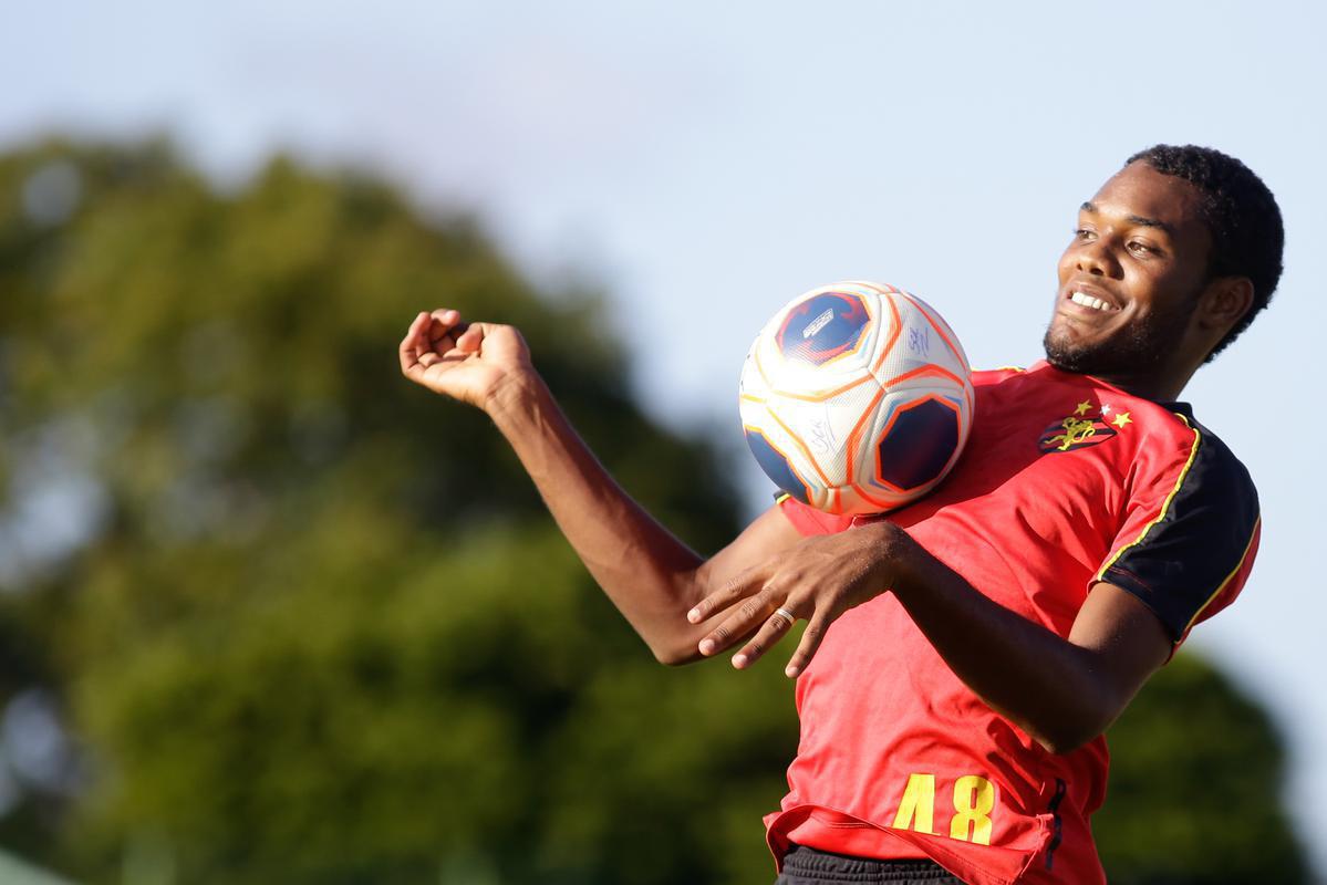 Volante Al Santos, de 20 anos, alado ao time profissional nesta temporada, tem 220 minutos - 4 jogos (0 com Daniel) - 0 gol e 0 assistncia. Atuou pela ltima vez dia 28 de janeiro, contra o Central. Atualmente, est lesionado. 