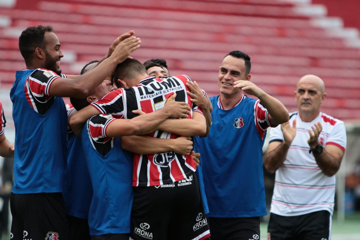 Tricolor venceu o Deciso de Bonito por 2 a 1, garantiu a liderana do Estadual e a vaga na Copa do Brasil de 2021