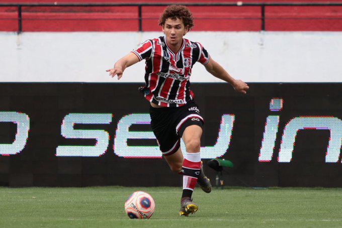 Tricolor venceu o Deciso de Bonito por 2 a 1, garantiu a liderana do Estadual e a vaga na Copa do Brasil de 2021