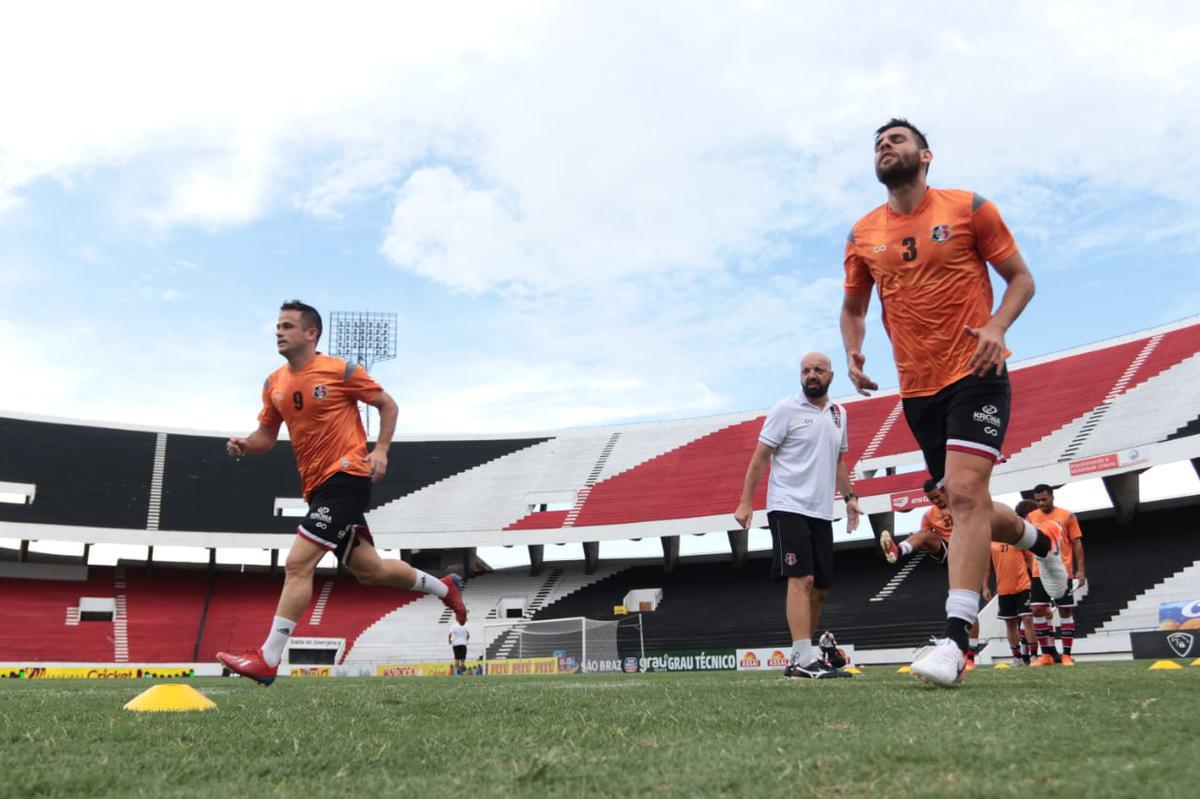 Tricolor venceu o Deciso de Bonito por 2 a 1, garantiu a liderana do Estadual e a vaga na Copa do Brasil de 2021