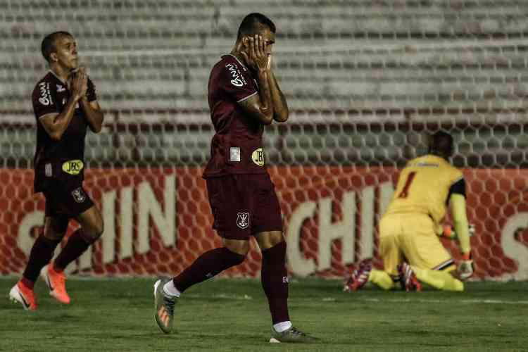 Em jogo de estreia do atacante Kieza, N�utico e River empatam em 1 a 1, pela Copa do Nordeste
