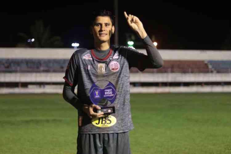 Pela Copa do Nordeste, N�utico visitou o Frei Paulistano e venceu por 2 a 0, numa partida dif�cil; o goleiro alvirrubro Jefferson foi eleito um dos destaques da partida, gra�as �s suas atua��es na defesa do Timbu
