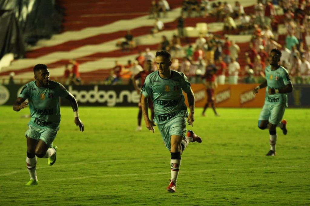 Jogando contra o Timbu pela primeira vez, Pipico marcou logo dois gols no Nutico, pela quarta rodada da Copa do Nordeste de 2019. O jogo, no entanto, terminou empatado em 2 a 2 