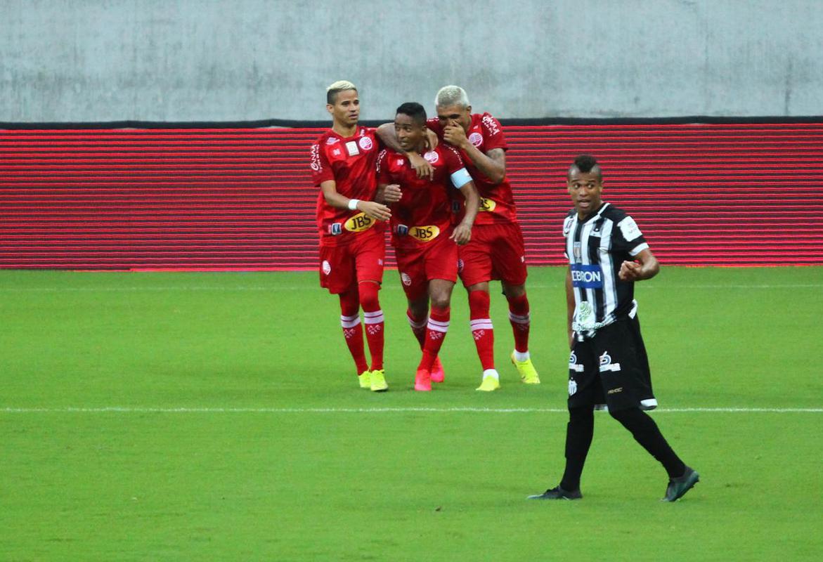 No segundo tempo, o Nutico ampliou aps gol contra em cruzamento de Jorge Henrique. O Timbu tambm marcou um gol contra, com Rafael Ribeiro, mas conseguiu segurar a vitria at o final da partida.