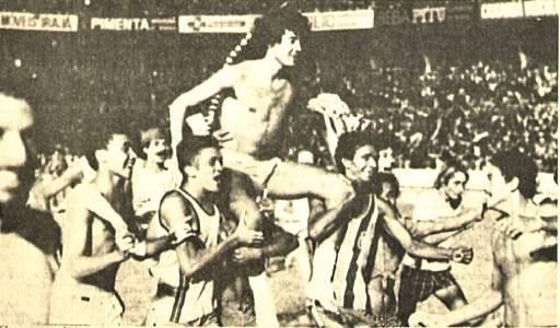 1983 - Santa Cruz 1 (6) x (5) 1 Nutico / Campeonato Pernambucano - Deciso novamente foi realizada em um Supercampeonato. Com 76.636 pessoas no Arruda, o Santa venceu o Nutico nos pnaltis por 6 a 5, aps empate em 1 a 1 no tempo normal.