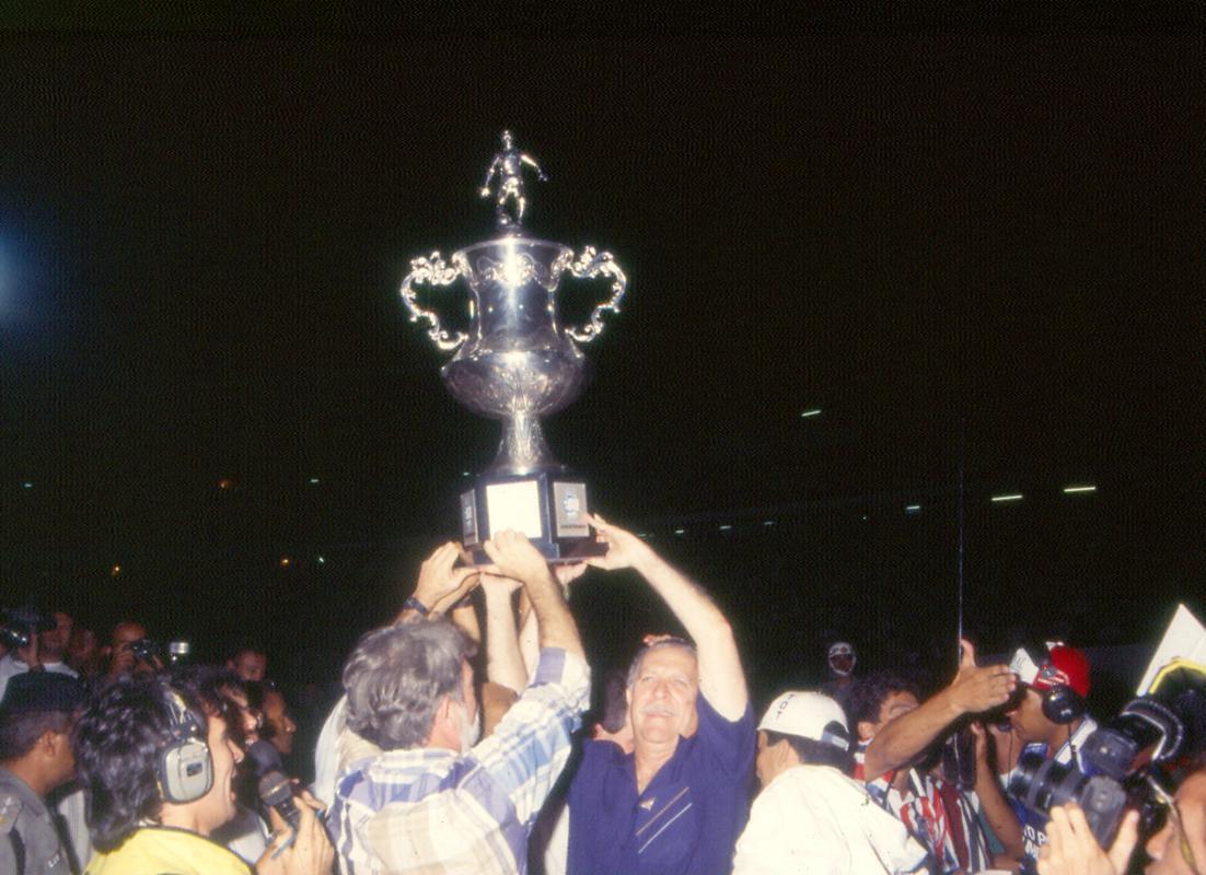 1995 - Santa Cruz 2 x 0 Nutico / Campeonato Pernambucano - Depois de vencer o primeiro jogo nos Aflitos, o Santa Cruz tambm venceria na volta, no Arruda, com gol marcante de falta de Amarildo, o 'Canho do Arruda'.