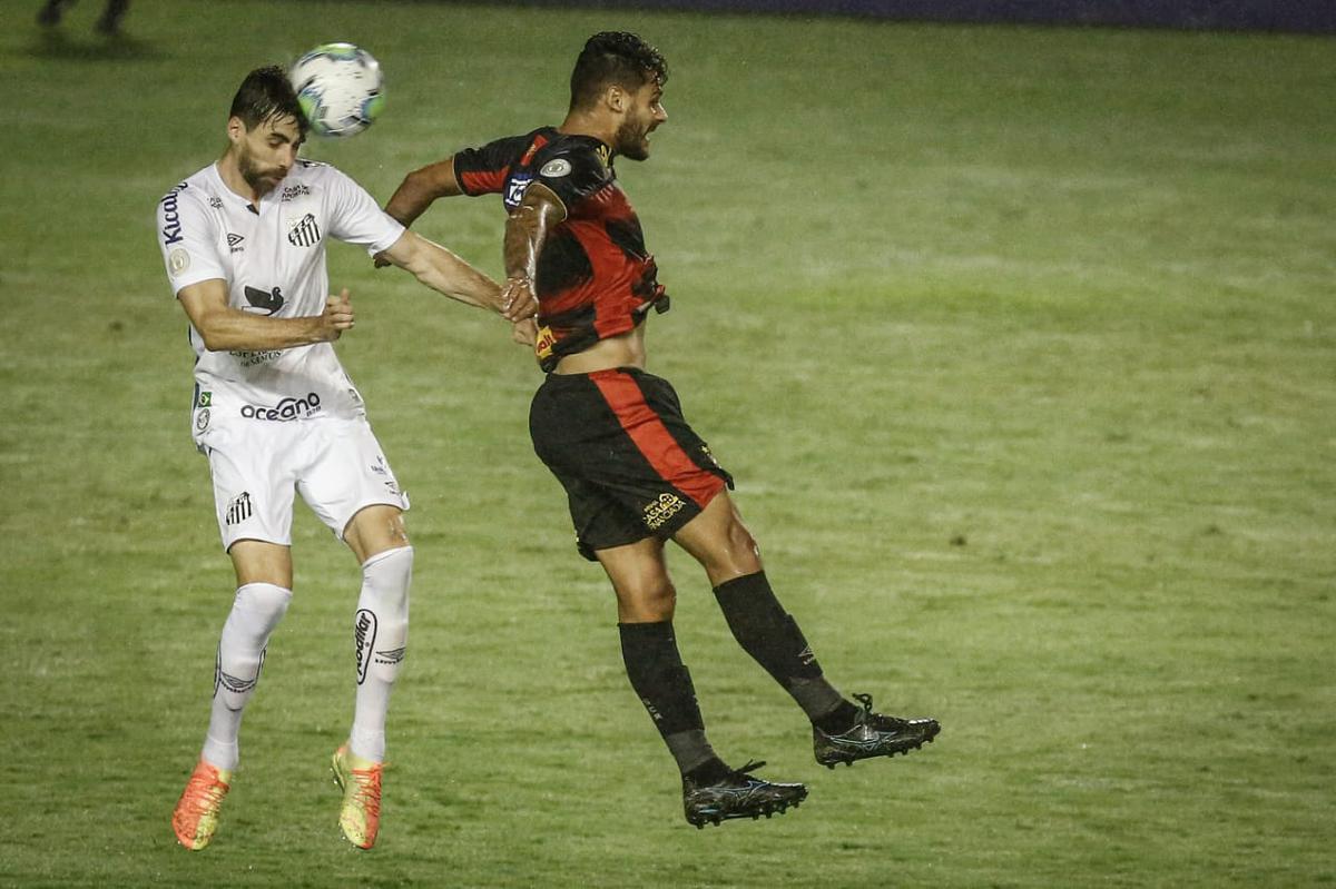 No segundo tempo, o Santos voltou mais ativo no ataque e conseguiu abrir o placar com um belo gol de Marinho.