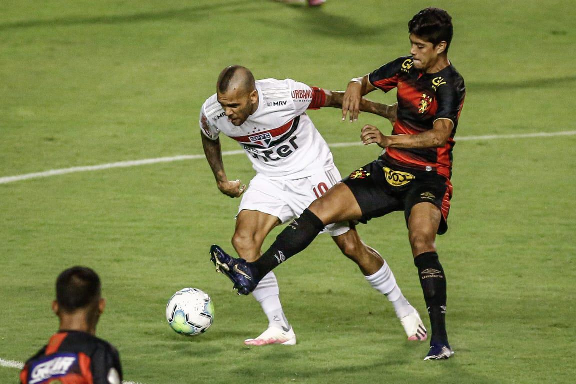 Na Ilha do Retiro, Sport e So Paulo se enfrentaram em jogo vlido pela quinta rodada da Srie A de 2020. E logo no incio do jogo, Pablo fez 1 a 0 para o Tricolor Paulista.