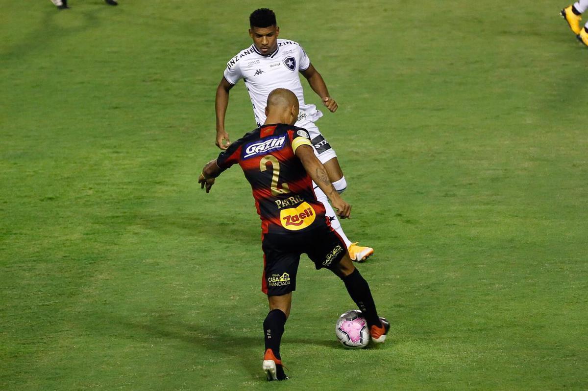 Buscando voltar a vencer na Srie A, Sport recebeu o Botafogo, na Ilha do Retiro, em partida vlida pela 15 rodada da Srie A do Campeonato Brasileiro.