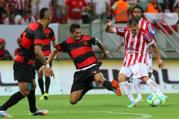 2014 - Nutico 0x1 Sport
Duas semanas aps conquistar o ttulo da Copa do Nordeste diante do Cear, o Sport levantaria mais um trofu. Em cima do velho fregus. Uma conquista com gosto especial. Pelo fato de ser o 40 estadual conquistado pelo clube e tambm por ser o primeiro clube a conquistar um trofu na Arena de Pernambuco. O capito Durval marcou o gol da vitria.
Time: Magro; Patric, Ferron, Durval e Ren; Rodrigo Mancha, Ewerton Pscoa (Rithely), Alton (Felipe Azevedo), Wendel (Danilo) e Ananias; Neto Baiano. Tcnico: Eduardo Baptista.