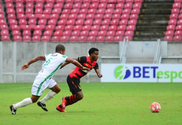 4 rodada - Amrica 0x2 Sport - 3/2/2019
Em mais um jogo fcil, o Leo superou o Amrica por 2 a 0 na Arena de Pernambuco, com a equipe rubro-negra chegando a ter 80% de posse de bola ao longo da partida. Com dois gols, o atacante Hernane assumia pela primeira vez a artilharia da competio. 
Time: Magro; Raul Prata (Jadson), Cleberson, Adryelson e Guilherme Lazaroni; Ronaldo, Charles e Leandrinho (Alisson Farias); Ezequiel, Hernane e Guilherme (lton). 
Gols: Hernane (2)