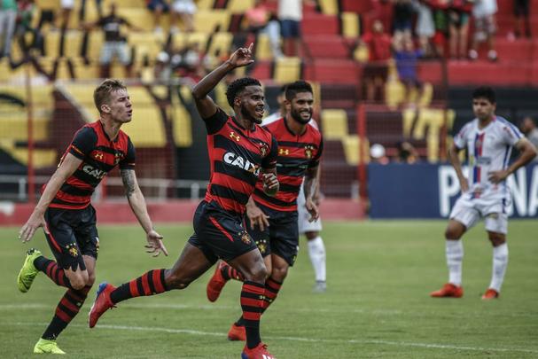 7ª rodada - Sport 3x1 Afogados - 28/2/2019
Onze dias depois, o Sport voltava a campo para a estreia do técnico Guto Ferreira. E de cara, o novo treinador promoveu uma mudança importante no time, com a entrada do goleiro prata da casa Mailson na vaga do ídolo Magrão. Outra novidade foi a entrada do atacante Luan. E após tomar um susto no início ao sair atrás do marcador, o Leão conseguiu se impor em uma partida realizada na quinta-feira pré-carnaval, à tarde.
Time: Mailson; Norberto (Raul Prata), Rafael Thyere, Adryelson e Sander; Kaio, Charles, Ezequiel, Luan e Guilherme (Leandrinho); Hernane Brocador (Élton).
Gols: Rafael Thyere, Ezequiel e Élton.