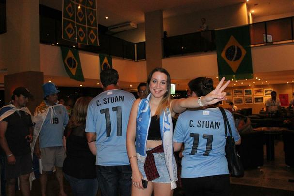 Torcedores lotaram hotel em Fortaleza para receber o Uruguai