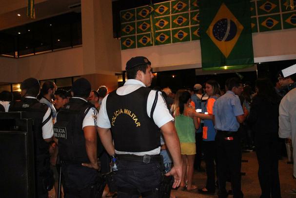 Torcedores lotaram hotel em Fortaleza para receber o Uruguai