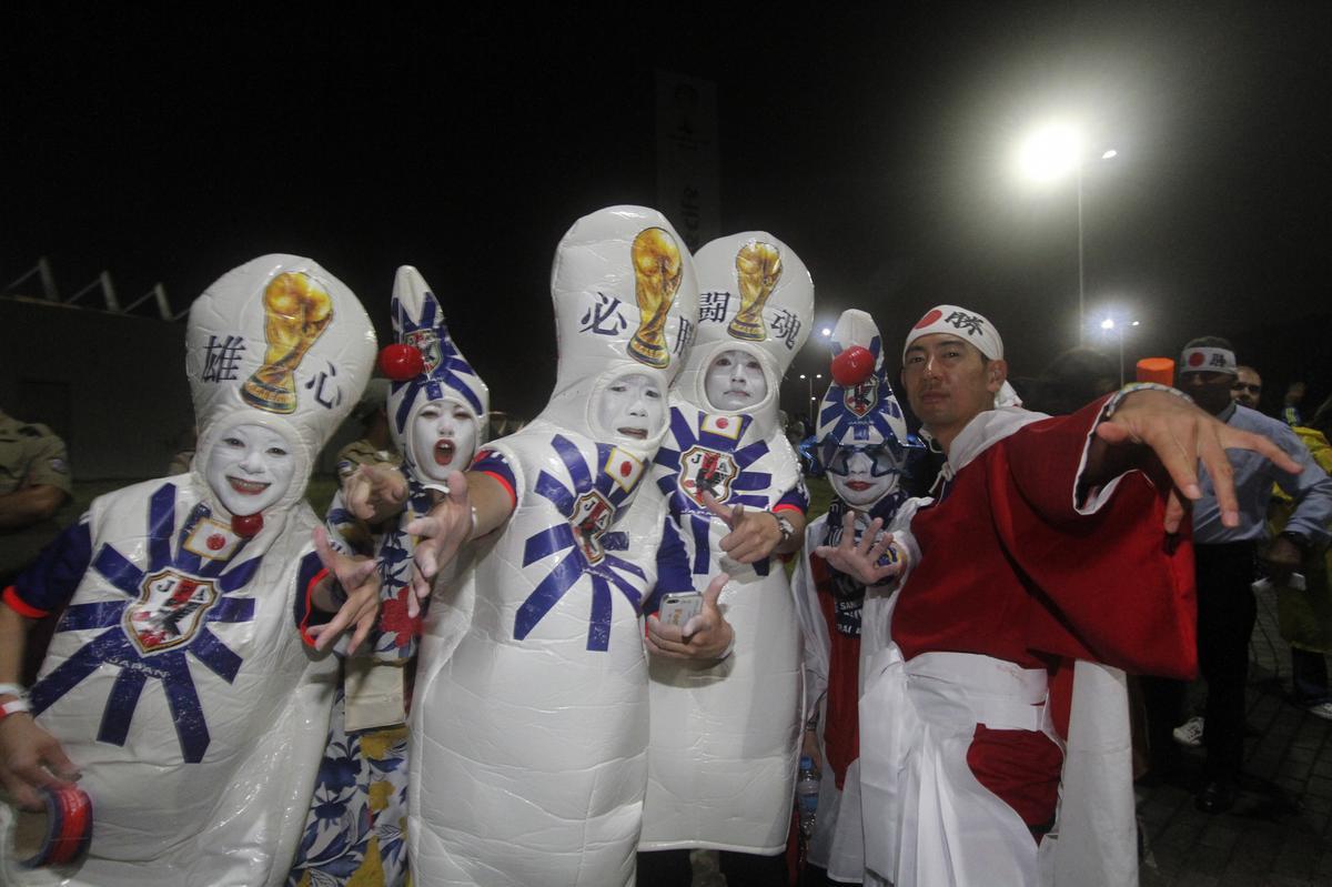 Brasileiros, japoneses e costa-marfinenses fizeram a festa antes de entrar na Arena Pernambuco