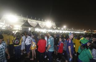 Brasileiros, japoneses e costa-marfinenses fizeram a festa antes de entrar na Arena Pernambuco